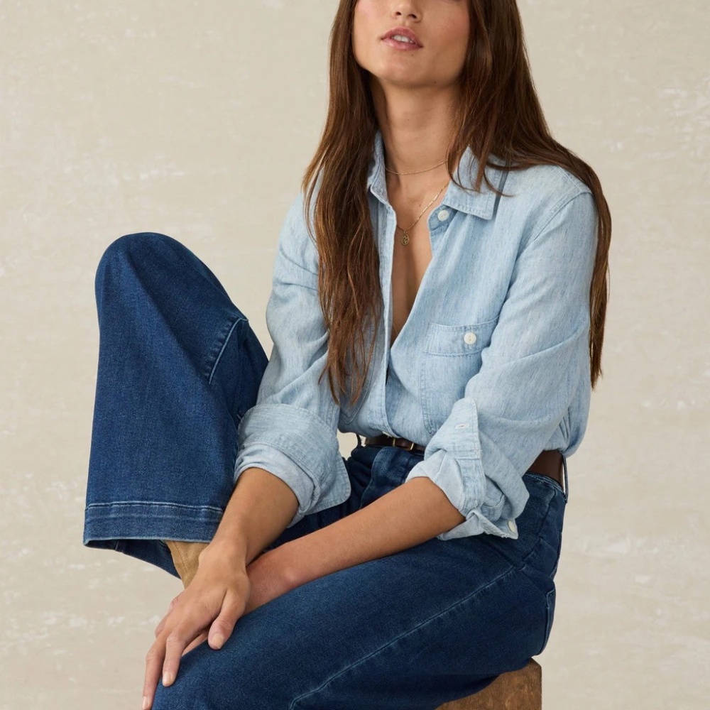 Faherty Tried and True Chambray Shirt Women’s Medium - Picture 4 of 10